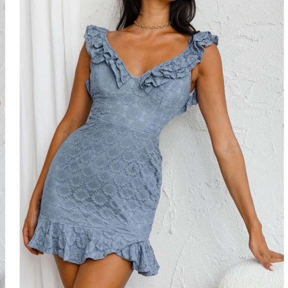 Selfie Leslie backless dress (PEARL RUFFLE STRAP LACE MINI DRESS BLUE) - Picture 3 of 8